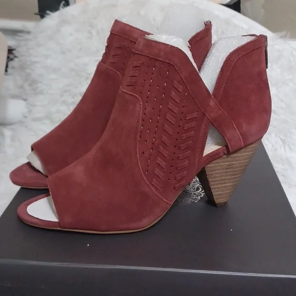 Vince Camuto Ebelin Open Toe Suede Boot Teaberry Verona NWT - Picture 3 of 8
